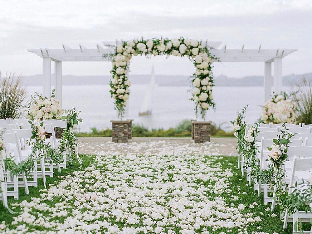 picturesque-ceremony-site picturesque ceremony site Newport beach wedding – A Dreamy Newport Beach Wedding